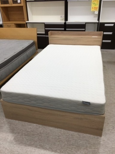 セミダブルベッド　引き出し付き