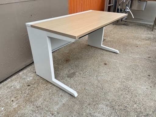 定価7万　イトーキ　平机　OAデスク　幅1400mm　 CZR-147HA-W998