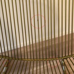 アイアンチェア　チェアパッド　モデルルーム設置品　ゴールド ラウンジチェアの画像