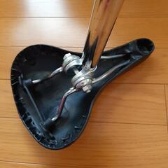 シマノ折り畳み自転車のサドルの画像