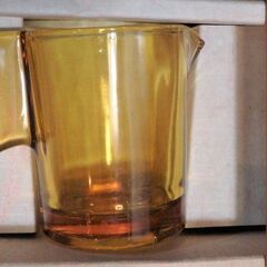 曽我 ガラス ティータイム セット カップ ソーサー 灰皿 クリーマー 計12点  アンバー クリーム入れ 昭和 レトロ SOGA GLASS 琥珀色の画像