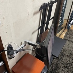 値下げ！BeLson 16型液晶テレビ　壁掛けアーム付きの画像