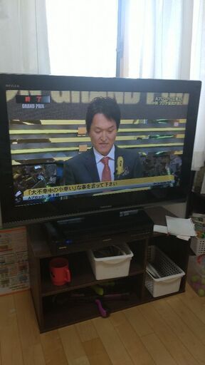 東芝　液晶テレビ　32インチ　HDMI端子2口あります