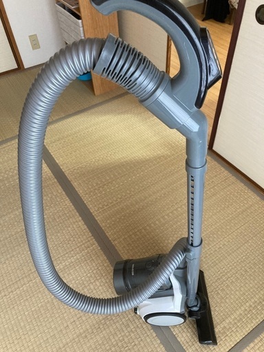 アイリスオーヤマ掃除機（ic-c100te-s）