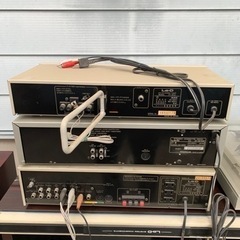 オーディオセット(アンプ、チューナー、カセットデッキ、レコードプレーヤー、スピーカー、ラック)の画像