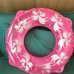 ハワイアン柄浮き輪の画像