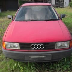 アウディ80（3代目）　B3　レストアベース　丸車部品取り　書類あり　の画像