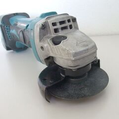 makita 14.4V 充電式 100mm ディスクグラインダ GA400D バッテリー1個付き 電動工具 サンダー マキタ ☆ 札幌市 北区 屯田の画像