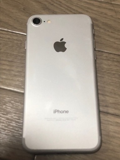 iPhone 7 シルバー　128GB