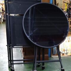 折りたたみ式　ガーデンテーブル＋チェア2脚セット　天板ガラスに使用感キズアリ　60×60×70の画像