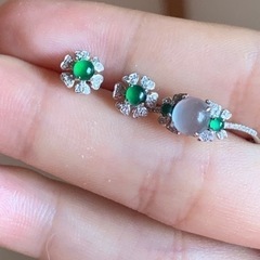 本翡翠ピアス　指輪　ミャンマー産　k18 ダイヤモンド　高級品　氷種ヒスイ