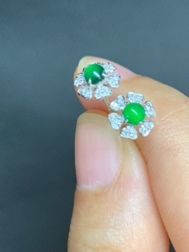 本翡翠ピアス　指輪　ミャンマー産　k18 ダイヤモンド　高級品　氷種ヒスイ