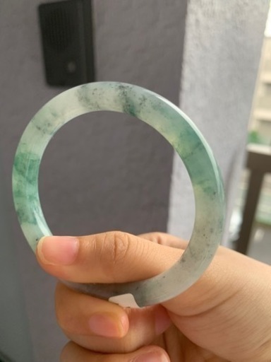 本翡翠バングル　ミャンマー産　緑　氷種　天然 烏鶏　魔除け　爽やか　希少　甘陽緑