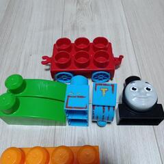 トーマスメガブロック70ピースの画像