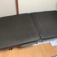 【処分セール】折りたたみ式シングルベッド