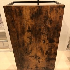 テーブル　ブラウンの画像