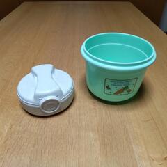 おもしっこ（漬物石とその容器）