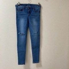 お値下げします‼️【5KG JEANS】韓国ブランド　ダメージジ...