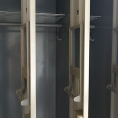スチール事務机　ロッカー　の画像