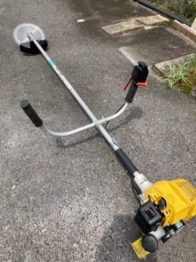 【お渡し決まりました】草刈機【付属品付き】BC26T