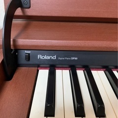 電子ピアノ　Roland DP 90の画像
