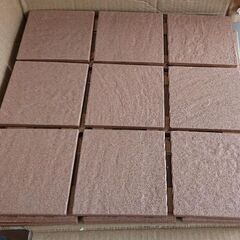 未使用 リクシル 外装床タイル アレス 100mm角裏ネット張り...