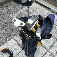 ジュニア　ゴルフクラブ4本　バッグ付きの画像