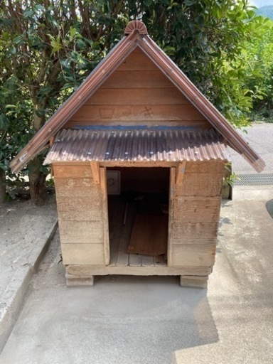 犬小屋（木でできています。手作りです）