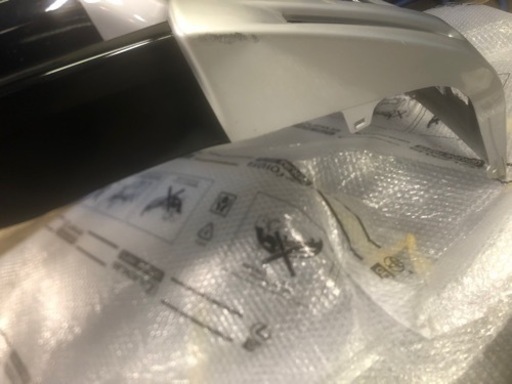 gzプリウス後期　中古純正フロントバンパー　1F7