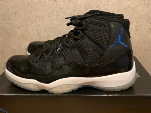 NIKE エアジョーダン11