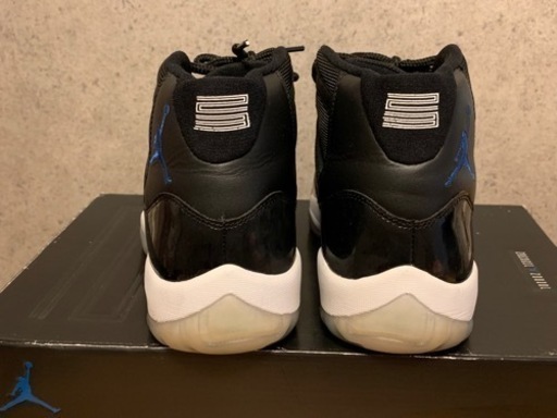 NIKE エアジョーダン11