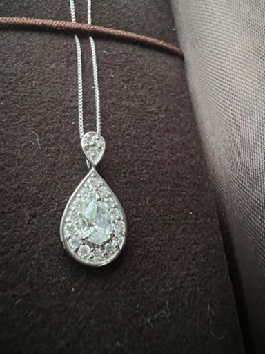 雫デザイン プラチナ ダイヤモンド ネックレス