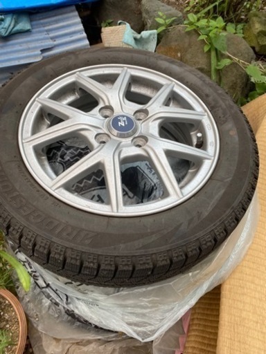 ブリヂストン　スタッドレスタイヤ