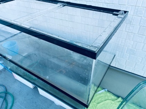 【アクリル 水槽】1200×600×450 綺麗に洗いました。