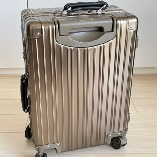 RIMOWA(リモワ)風スーツケース ゴールド