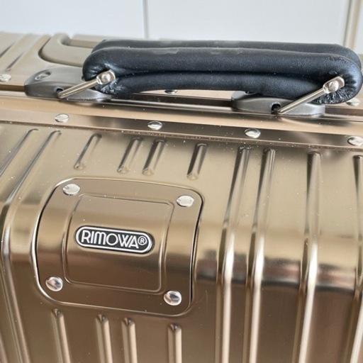 RIMOWA(リモワ)風スーツケース ゴールド