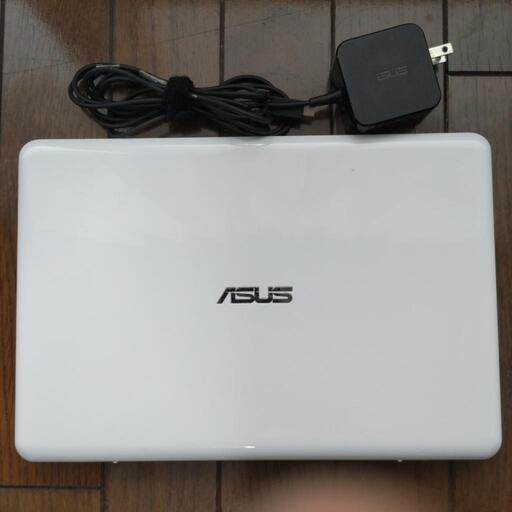 ASUS　ノートパソコン　X205T