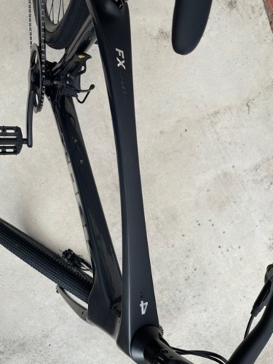 [引き渡し先決定]Trek FX SPORT 4 ブラック　Mサイズ
