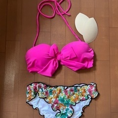 水着 ビキニ 花柄　リップクラウン　S 新品