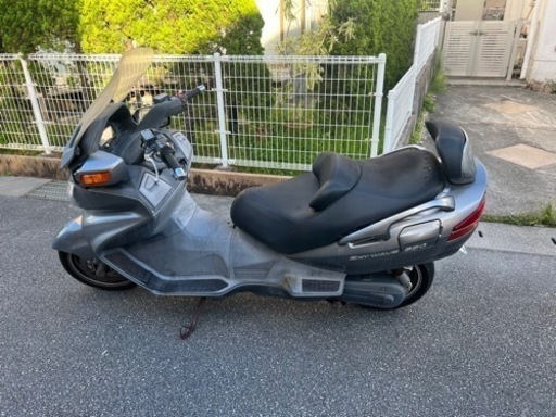 スズキ　スカイウェイブ650