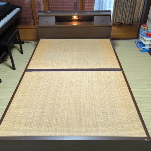 セミダブル畳ベッド　組み立て式　収納、ライト付き