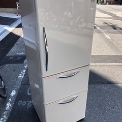 大阪市内配達設置無料??保証有り?3ドア冷蔵庫自動製氷機能付き