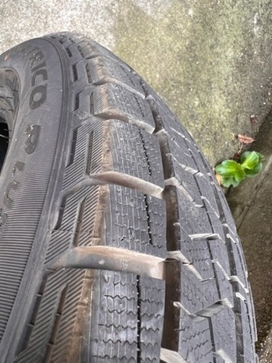 超美品　PIRELLI ICE ASIMMETRICO PLUS 185/60 R15 スタッドレスタイヤ　４本セット　ピレリ　アイス
