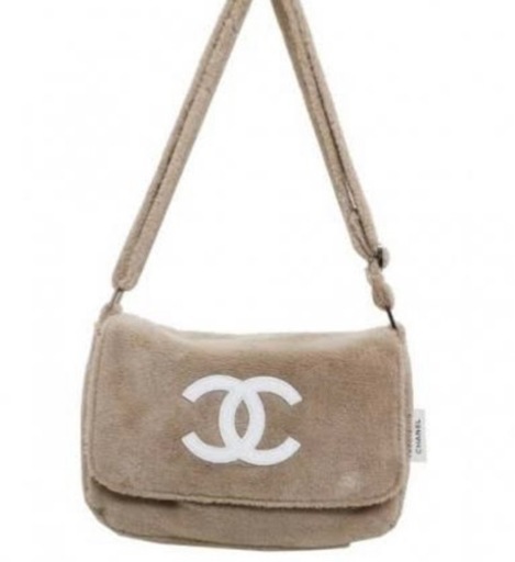 CHANEL ファーバッグ?