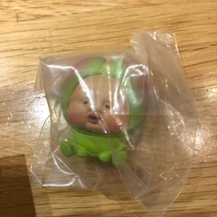 こびとづかん　おすわりマスコット　スモモノウチ