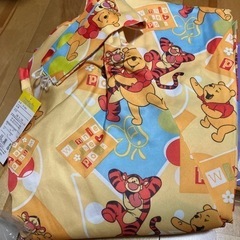 【新品】Disneyプーさんカーテン半間・掃出し窓用　２枚入り×１セットの画像