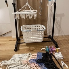 洗濯用品一式とハンガーラック