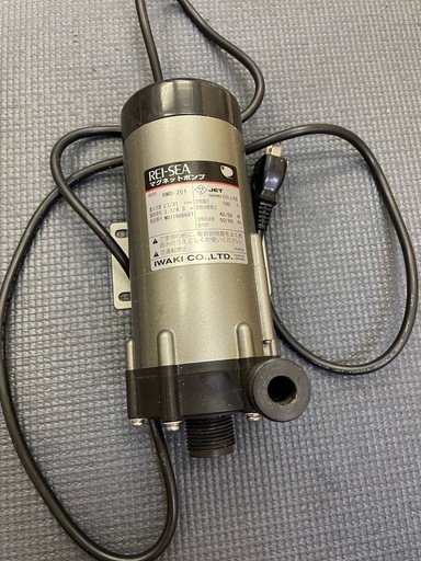 レイシーポンプ　水槽