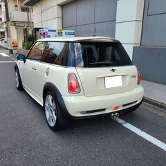 BMWミニクーパーS　H17後期モデル　車検6/4　走行65000ｋ　サンルーフ　黒革Ｓ　社外ストラーダＨＤＤナビ＆フルセグＴＶ　センタースピーカー＆サブウーハー　１７ＡＷ　サイドエアロ　キセノン＆フォグの画像