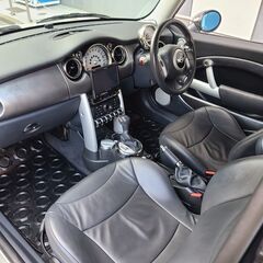 BMWミニクーパーS　H17後期モデル　車検6/4　走行65000ｋ　サンルーフ　黒革Ｓ　社外ストラーダＨＤＤナビ＆フルセグＴＶ　センタースピーカー＆サブウーハー　１７ＡＷ　サイドエアロ　キセノン＆フォグの画像